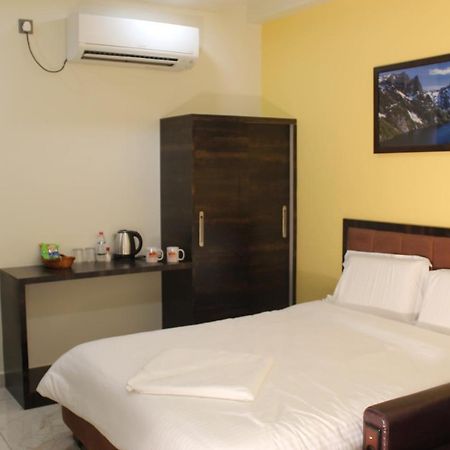 Hotel Kumbhakarna Guntūr Extérieur photo